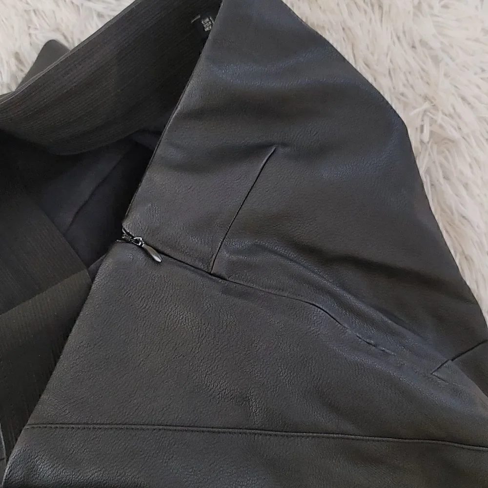 ⏳️Zara Black Faux Leather Side Zipper Ankle zipper Pants Size Large